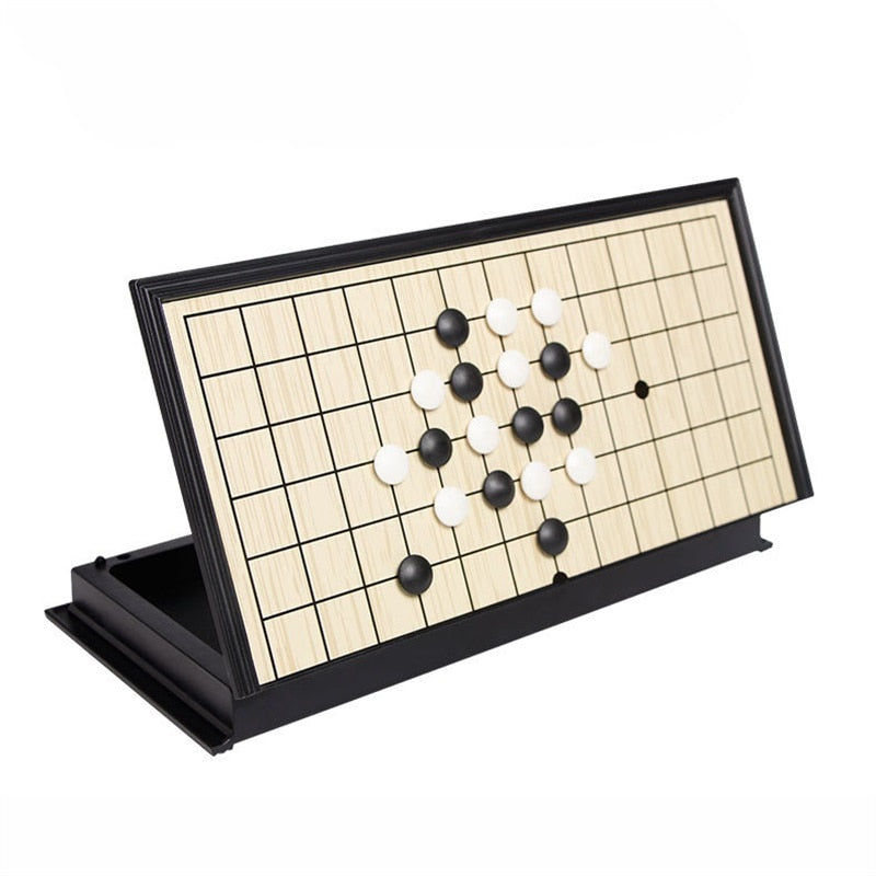 Portable magnetic Go game